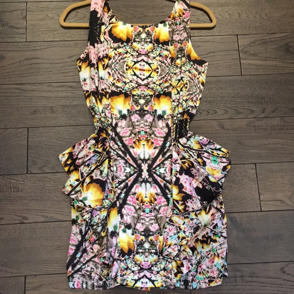 Tbags Los Angeles printed dress size small